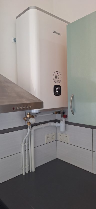 Pose d'un chauffe-eau Atlantic Linéo 40L