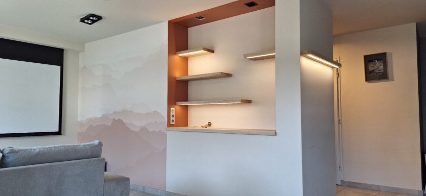 Éclairage LED de 5 tablettes en frêne