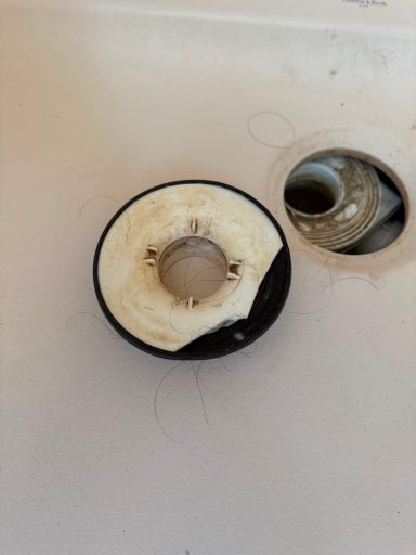 Bonde de receveur de douche cassée